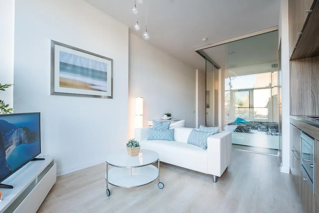Luxury In Yorkville Toronto Apartment