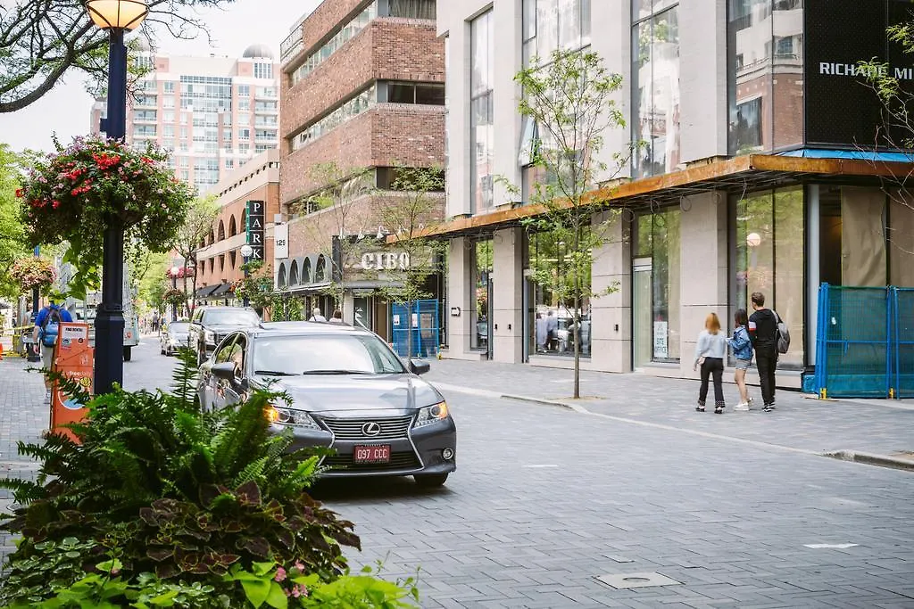 Luxury In Yorkville Toronto Apartment